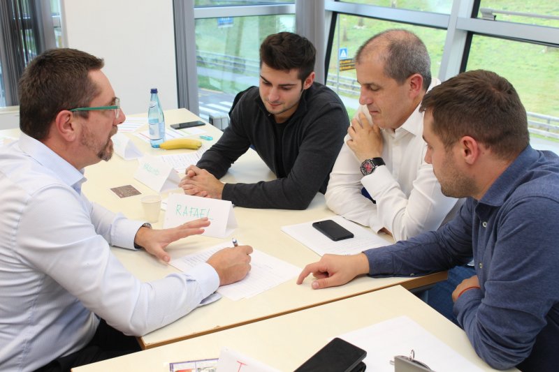 Leitner-Eccellenza-Kleingruppe-arbeit-ernst-Maenner-3109