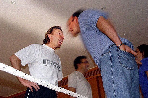 Mit Gewalt und Agressionen umghen lernen – Übungssequenz aus unserer "Montagsrunde".    