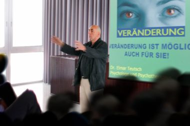 Referenten Dr. Elmar Teutsch Vortrag Veränderung / Foto: TELOS - C2081d2n