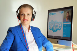 Unsere Institutsleiterin Mag. Magdalena Gasser beim Online-Coaching