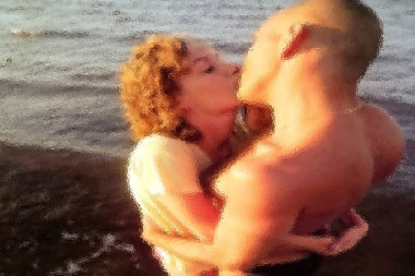 ErotikLiebe Paar Umarmung Kuss Strand Meer Milchglasoptik / Foto- TELOS - dia984cg.jpg