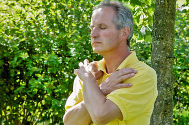 Outdoor Meditation Yoga die 12 Diamanten Mann / Foto: TELOS - 08171c