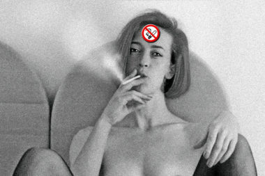 Rauchen verboten Zigarette nach der Liebe Frau Bett nackt sexy / Foto: TELOS - 7682dn
