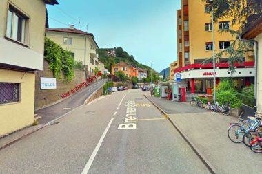 TELOS Brennerstraße Einfahrt Aufgang Wegmarkierung Ansicht vom Zentrum / Grafik: TELOS - 2798