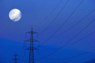 Dunkelheit hören Nacht Vollmond Strommasten 