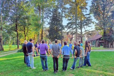 Gruppentherapie Seminarübung Seil Kreis Outdoor