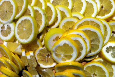 Essen Lebensmittel Zitronenscheiben sauer / Foto: TELOS - iPa6636cG
